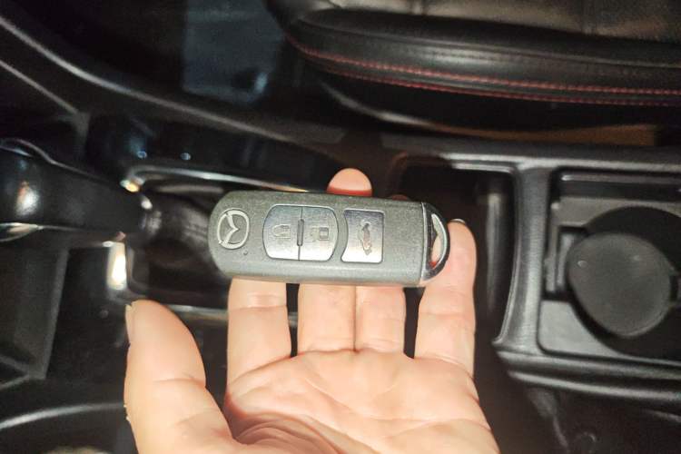 Used Mazda Atenza 2013 2.0L Standard Version
