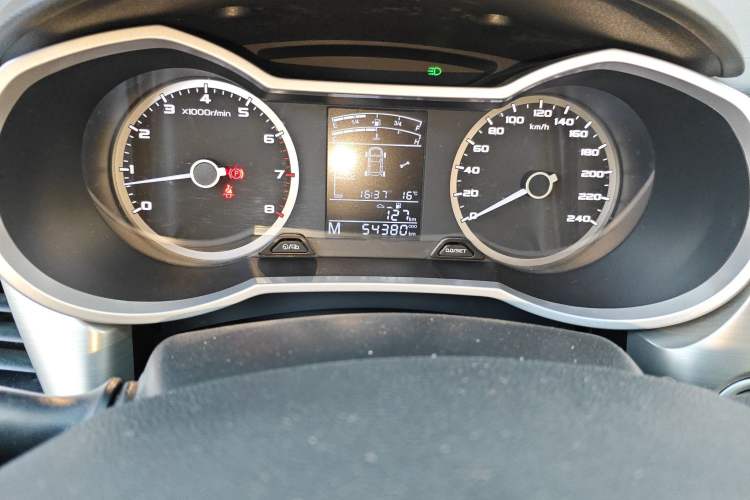 Used Geely Auto Emgrand GL 2017 1.8L Manual Elite Model
