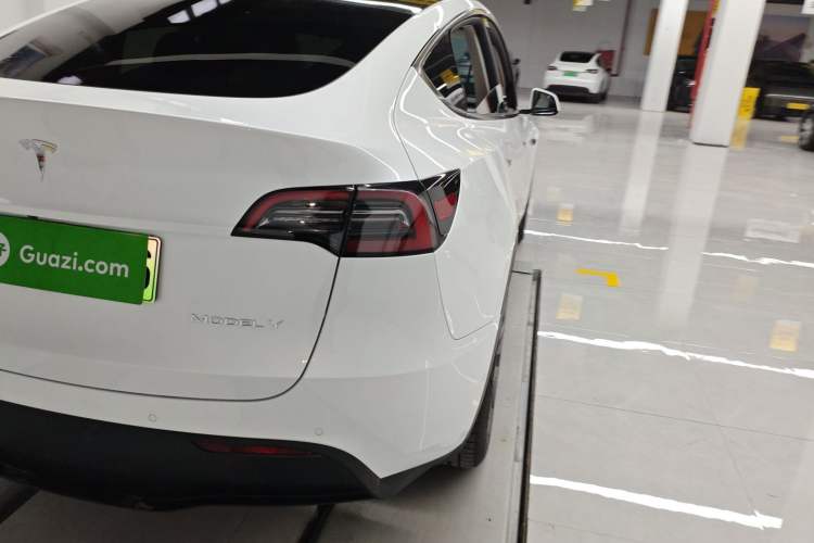 Used Tesla Model Y 2023 Long-Range All-Wheel-Drive Version