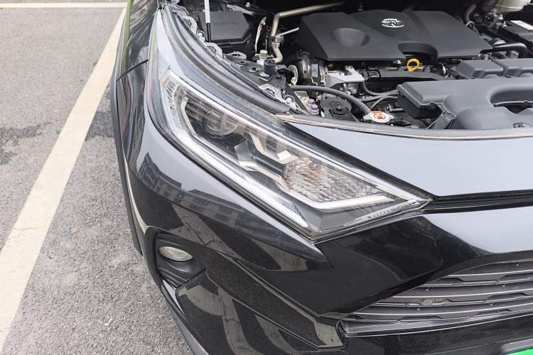 Used Toyota RAV4 2022 2.0L CVT Four-Wheel Drive Premium Edition