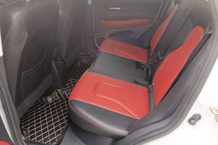 Used Haval H2s 2018 Blue Label 1.5T Dual-Clutch ZhiShang Model
