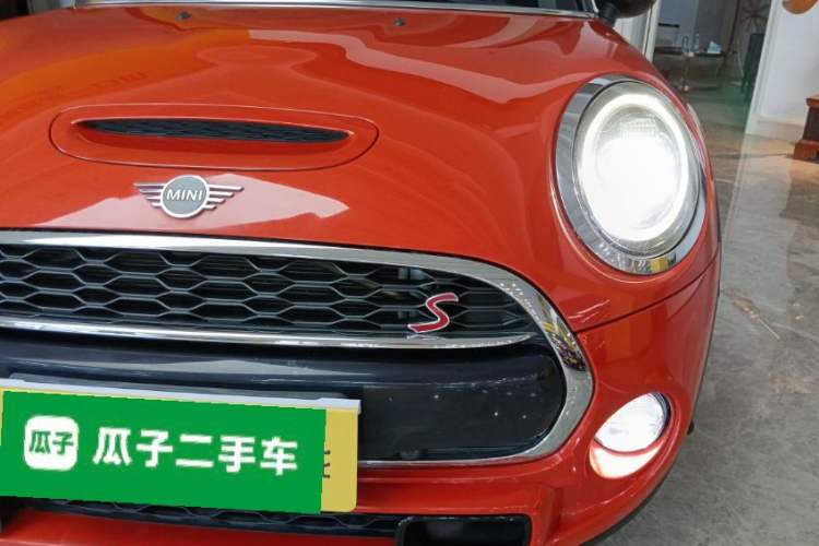 Used  MINI 2018 2.0T COOPER S Classic Edition Five-Door Version
