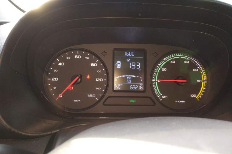 Used Roewe Clever 2021 302 km New Four-Seater Super-Efficient Version