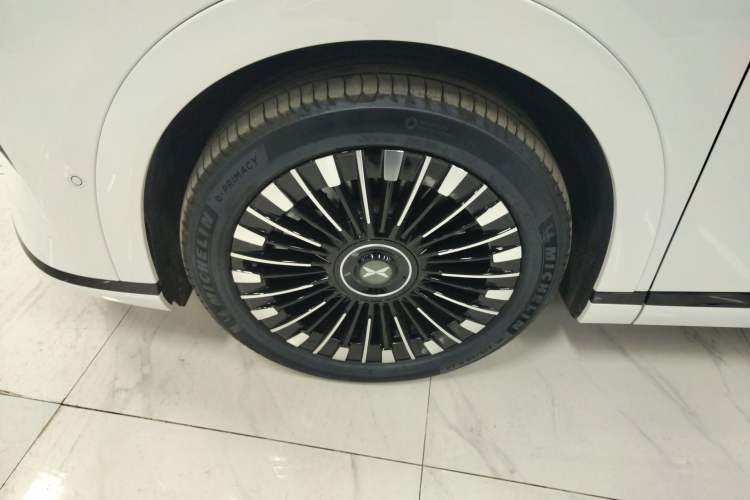 Used XPeng X9 2025 740 Ultra-Long Range Max
