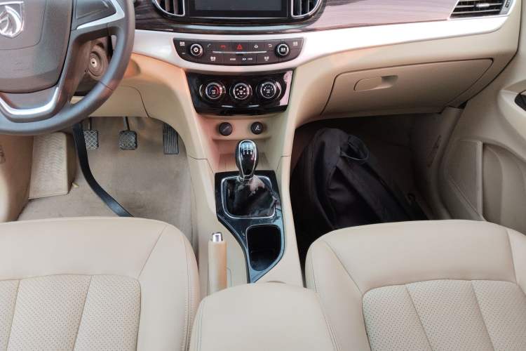 Used Baojun 730 2016 1.5L Manual Comfort Version 7 Seats China V Emission Standard
