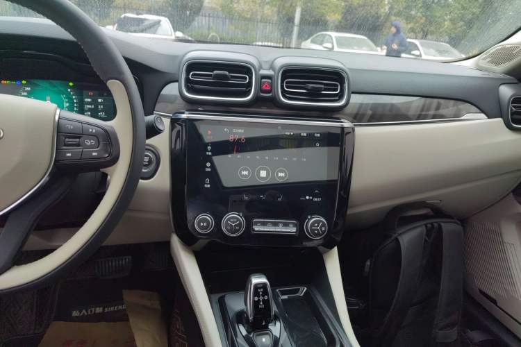 Used Lynk & Co 02 2019 1.5T DCT Two-Wheel Drive Zhaoban Version China VI Standard
