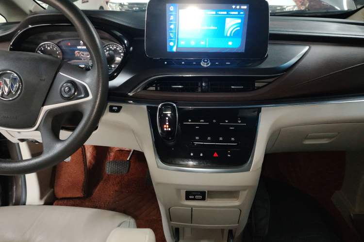 Used Buick GL8 2020 Land Cruiser Executive Class 652T Comfort Model
