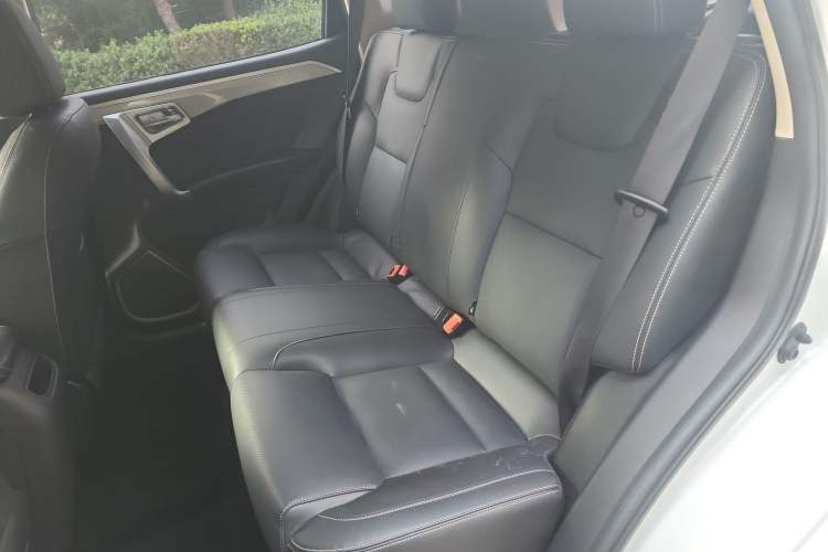 Used Geely Auto Vision X6 2016 1.8L Manual Luxury Edition
