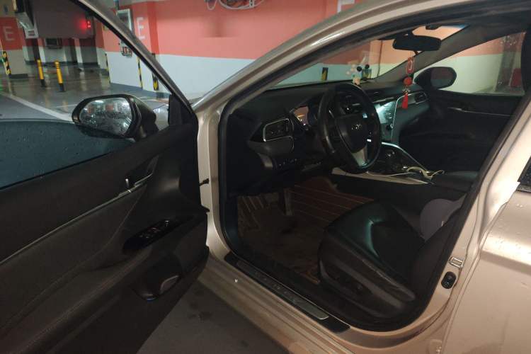 Used Toyota Camry 2018 Dual-Engine 2.5 HG Luxury Edition
