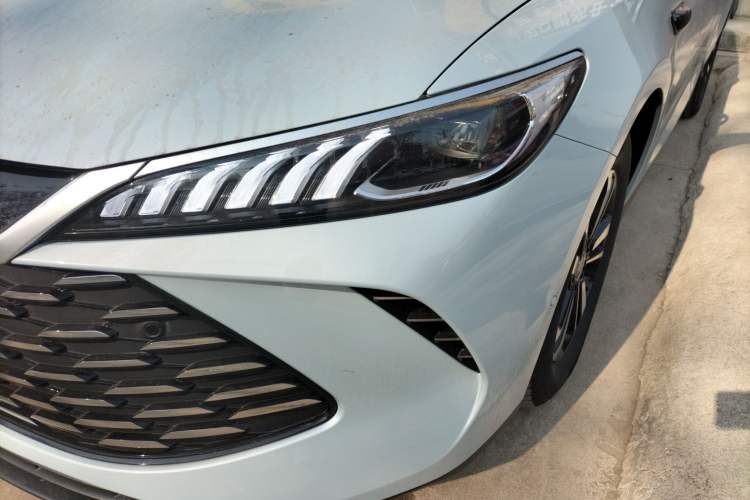 Used BYD Qin PLUS 2025 DM-i Smart Drive 55KM Beyond Model
