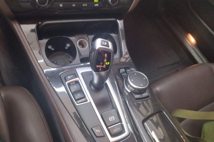 Used BMW 5 Series 2014 525Li Luxury Design Package