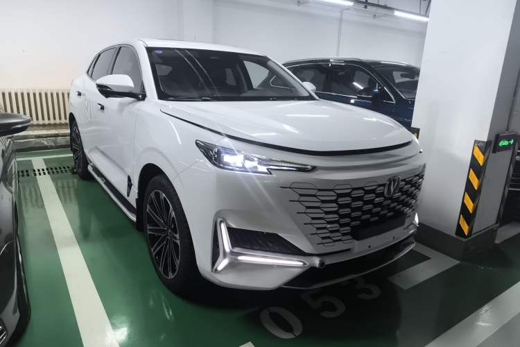 Used Changan UNI-K iDD 2022 Blue Whale iDD 130km 1.5T Prestige Model
