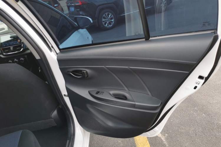 Used Toyota YARiS L 2016 Revised 1.5E CVT Charming Edition
