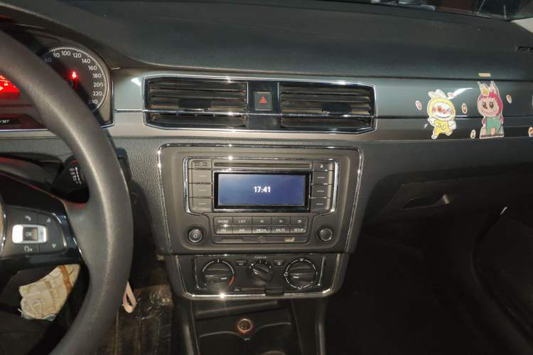 Used Volkswagen Santana 2016 1.6L Manual Comfort Edition