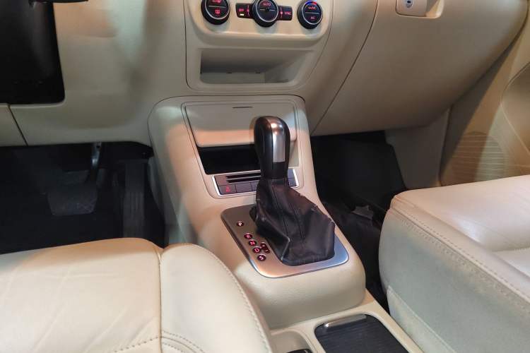 Used Volkswagen Tiguan L 2015 1.8TSI Automatic Two-Wheel Drive Comfort Edition