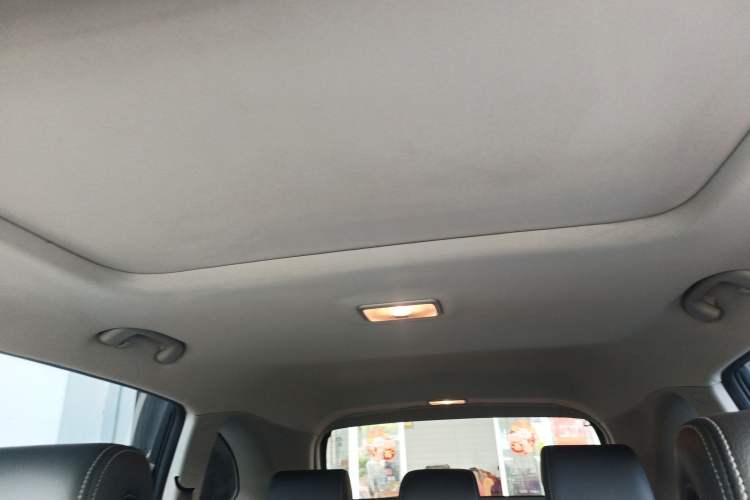 Used Chevrolet Captiva 2014 2.4L Two-Wheel Drive Urban Version 7 Seats
