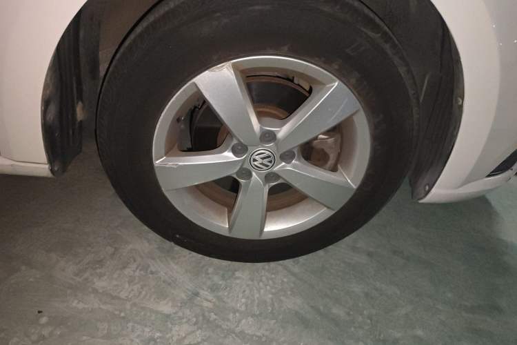 Used Volkswagen Lavida 2015 1.6L Automatic Fashion Edition