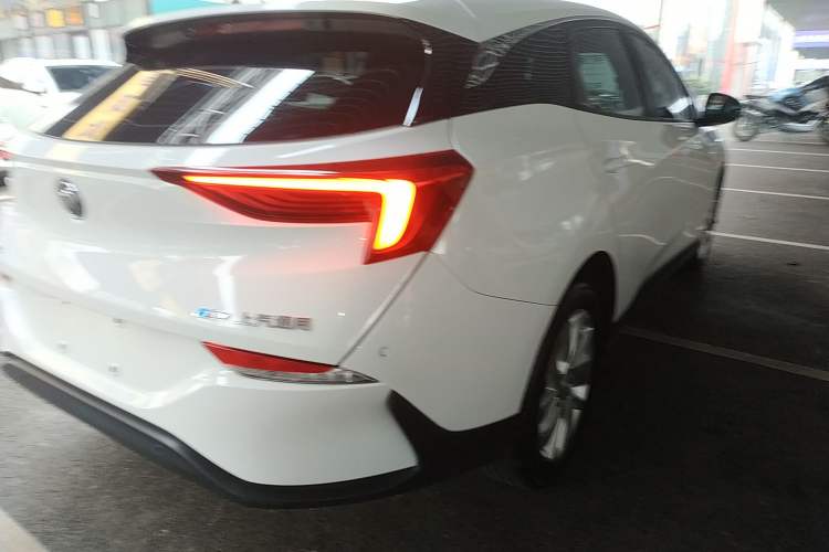 Used Buick Velite 6 2023 430km Range Commuter Version
