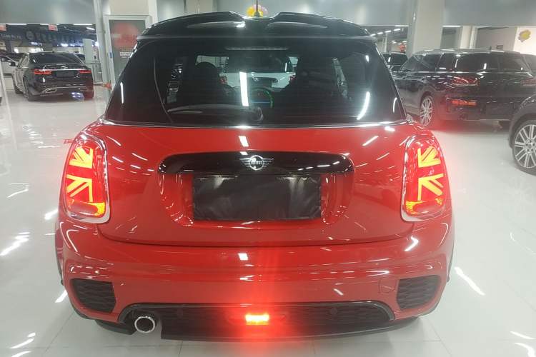 Used  MINI 2019 1.5T COOPER Racing Driver
