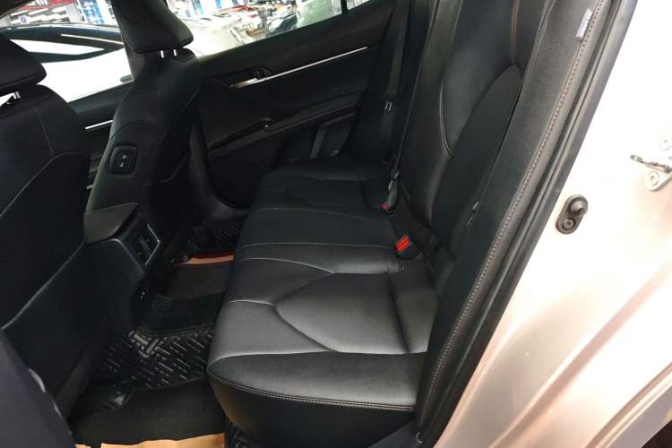 Used Toyota Camry 2021 2.5G Luxury Edition
