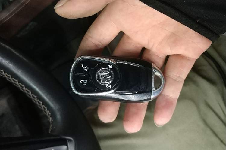 Used Buick Envision 2017 28T Four-Wheel Drive Elite Model
