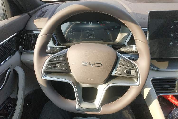 Used BYD Song PLUS New Energy 2025 DM-i 112KM Prestige Model
