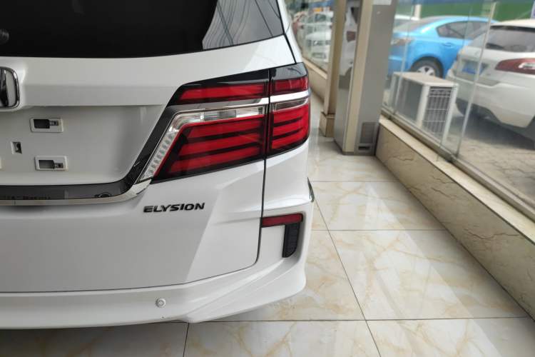 Used Honda Elysion 2016 2.4L Comfort Edition
