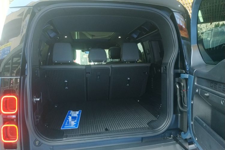 Used Land Rover Defender 2023 110 3.0T P400 X-DYNAMIC HSE
