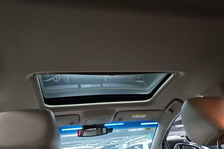 Used Buick GL8 2018 28T Luxury Model China VI Standard
