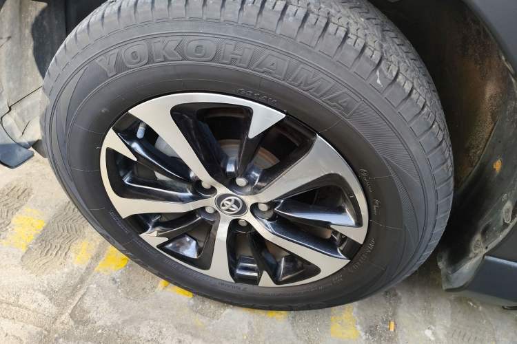 Used Toyota RAV4 2018 2.0L CVT Two-Wheel Drive Fashion X Edition
