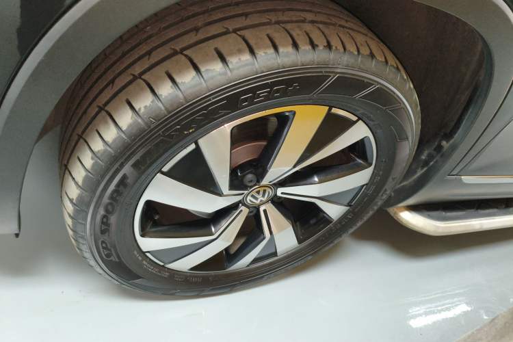 Used Volkswagen Tayron 2020 280TSI Two-Wheel Drive Luxury Connect Edition
