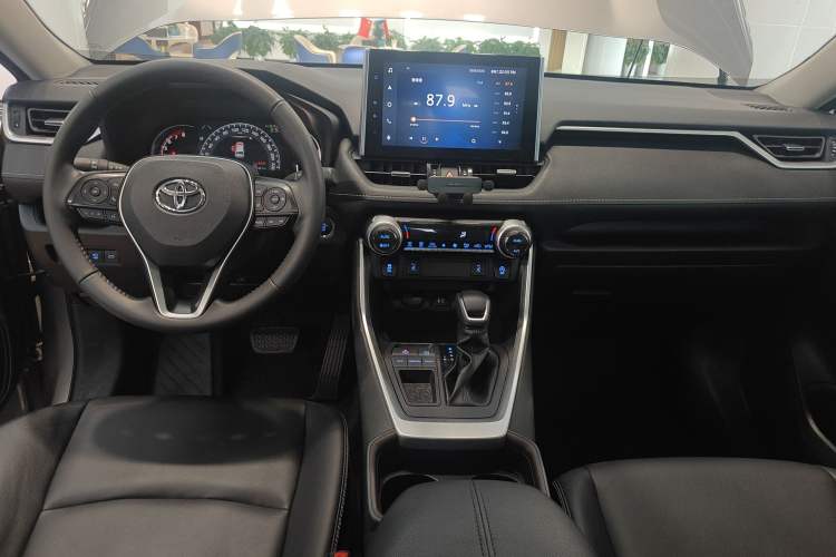 Used Toyota RAV4 2022 2.0L CVT Two-Wheel Drive Fashion Plus Edition
