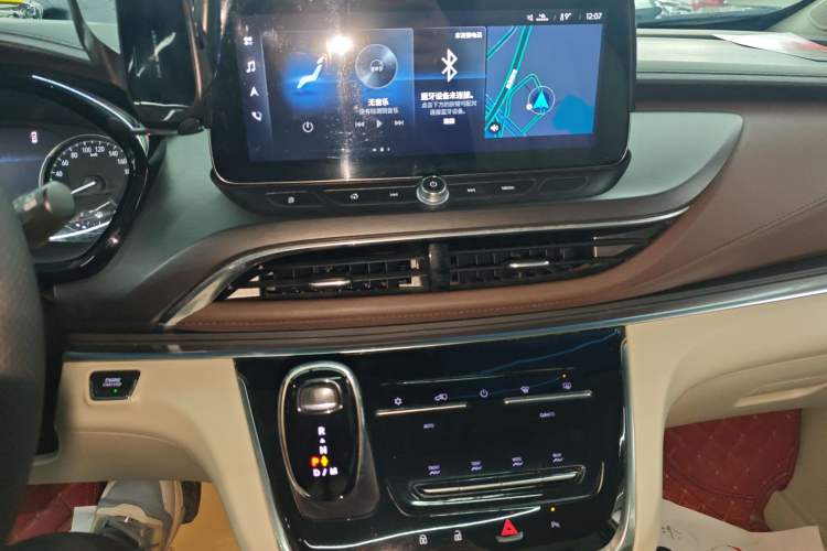 Used Buick GL8 2021 Land Cruiser Executive Class 652T Luxury Model
