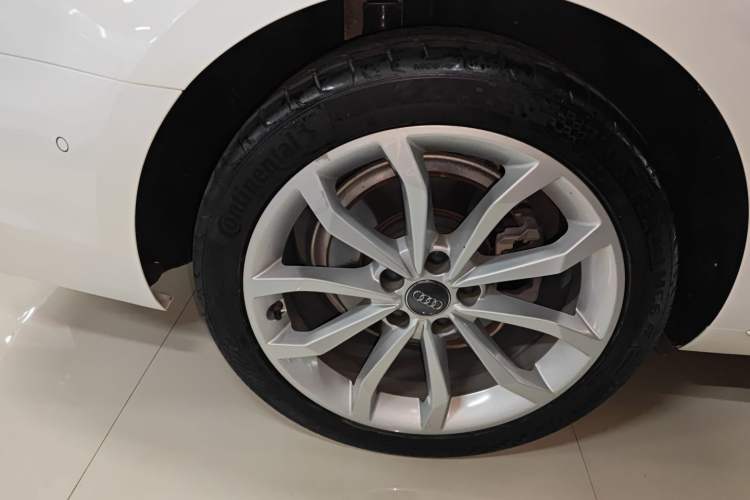 Used Audi A4L 2019 40 TFSI Fashion Edition China VI Emission Standard
