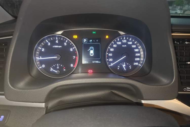 Used Hyundai Elantra 2016 1.6L Automatic ZhiXuan – Elite Version
