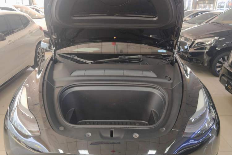 Used Tesla Model Y 2023 Rear-Wheel-Drive Version