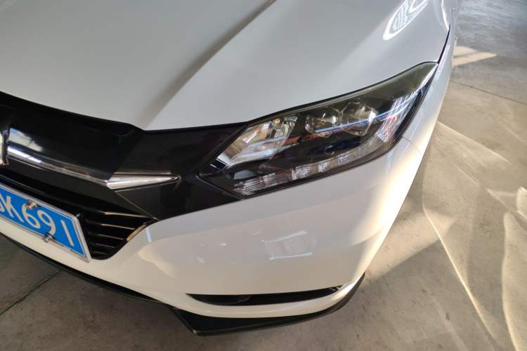 Used Honda Vezel 2017 1.8L CVT Front-Wheel Drive Pioneer Edition
