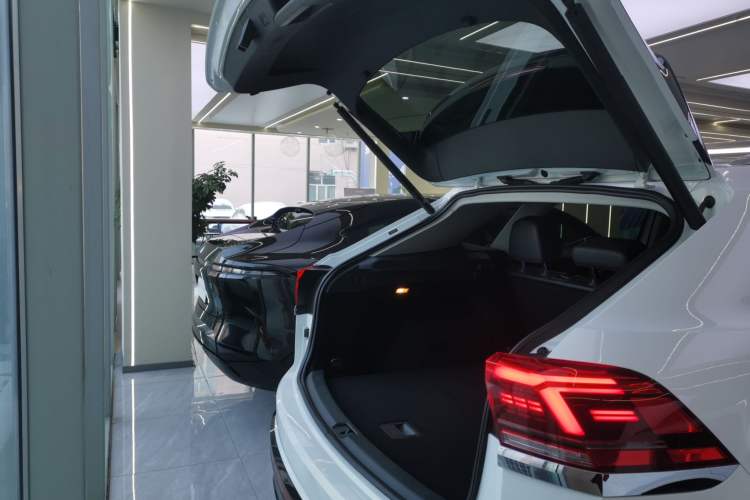 Used Volkswagen Teramont X 2021 330TSI Two-Wheel-Drive Luxury Edition