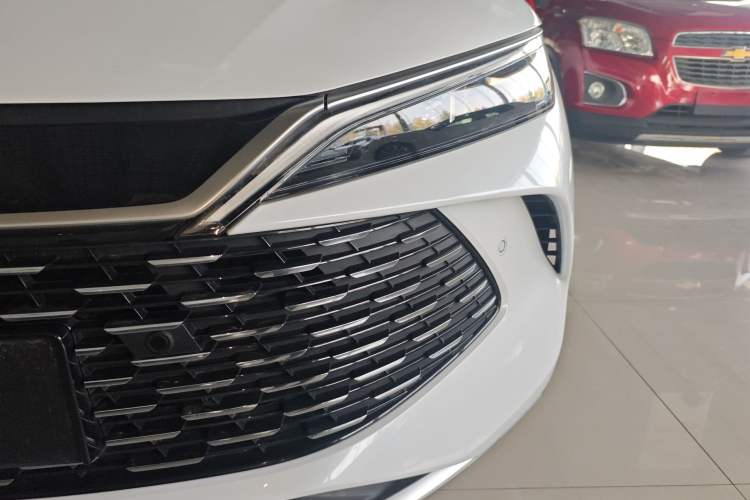 Used BYD Qin L 2025 DM-i Smart Drive 80KM Leading Model