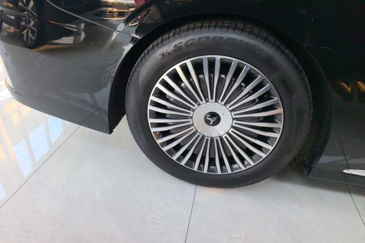 Used VOYAH Dream 2025 PHEV Four-Wheel-Drive Flagship Version – Qiankun Edition