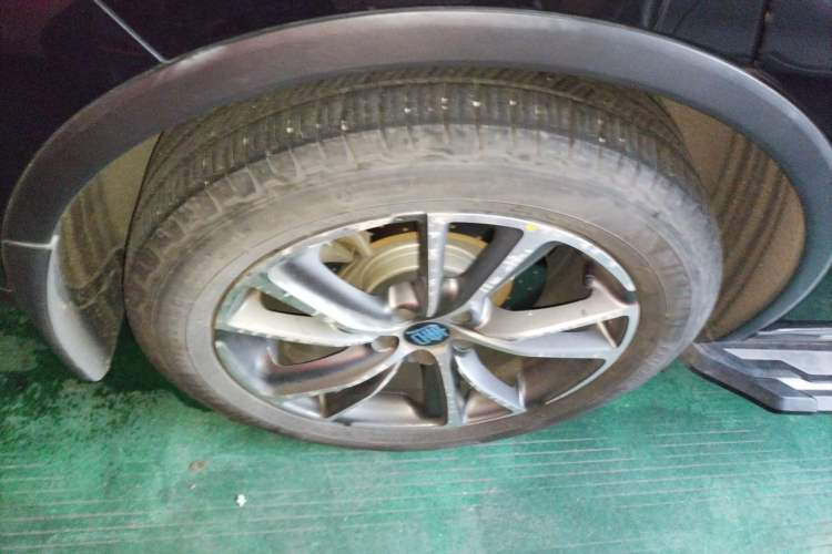 Used BYD Tang New Energy 2019 DM 2.0T All-Wheel Drive Smart Connectivity Enjoyment Model 7 Seats China VI Standard
