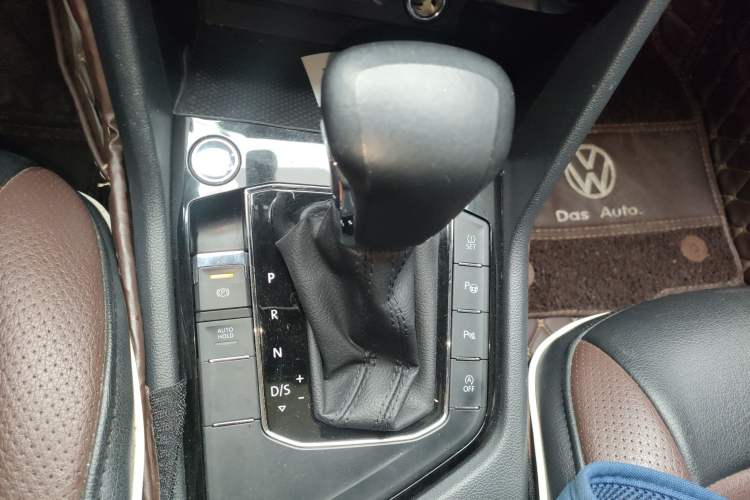 Used Volkswagen Tiguan L 2019 330TSI Automatic Two-Wheel Drive Smart Luxury Version China V Emission Standard