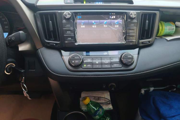 Used Toyota RAV4 2015 2.0L CVT Two-Wheel Drive Fashion Edition