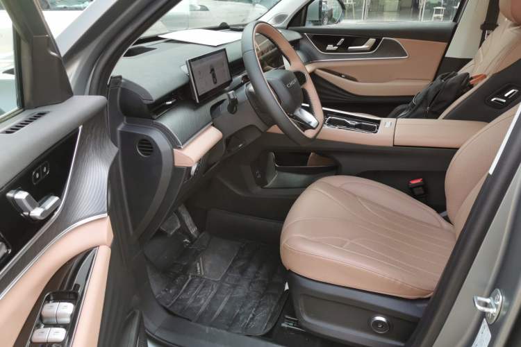 Used Chery Tiggo 8 L 2024 2.0T Two-Wheel Drive Prestige Version 5 Seats