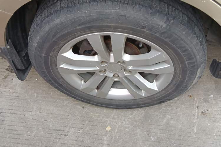 Used Geely Auto GX7 2014 1.8L Manual Value-Added Sunroof Edition
