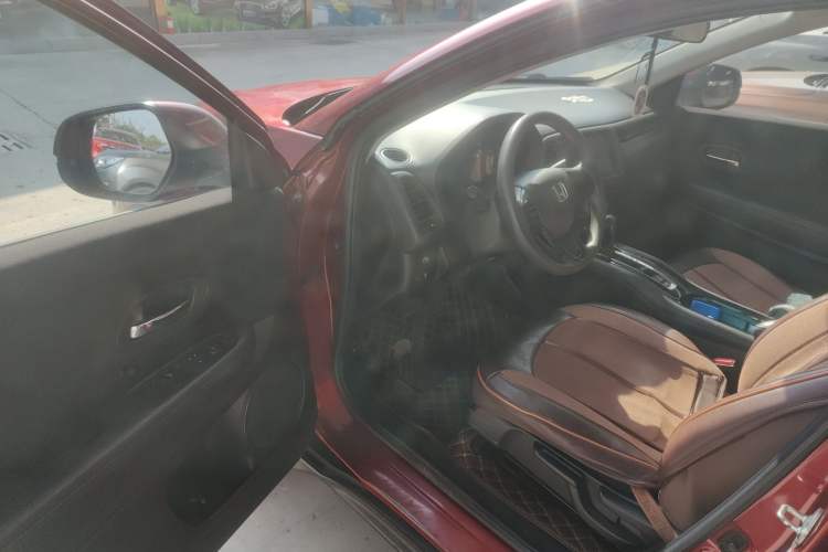 Used Honda Vezel 2015 1.5L CVT two-wheel drive Comfort trim
