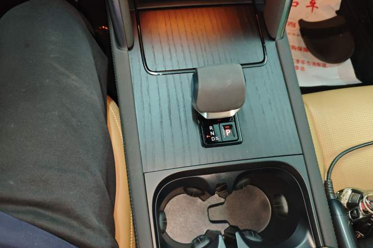 Used Land Rover Discovery Sport 2024 Luxury Custom Edition
