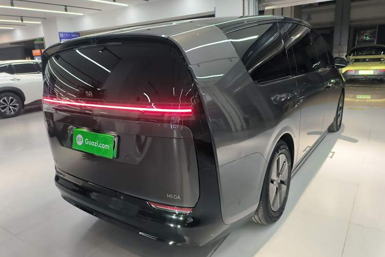 Used Li Auto MEGA 2025 Ultra Smart Refreshed Edition