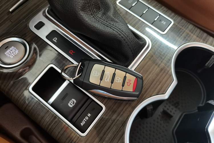 Used Haval H9 2015 2.0T Four-Wheel Drive Ultra-Luxury 7-Seater
