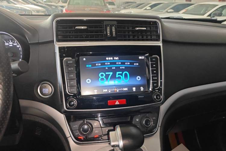 Used Haval M6 2019 1.5T DCT Two-Wheel Drive Value Edition China VI Standard
